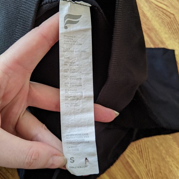 Fabletics Legging Bundle: Salar and Mosaic - Picture 10 of 10